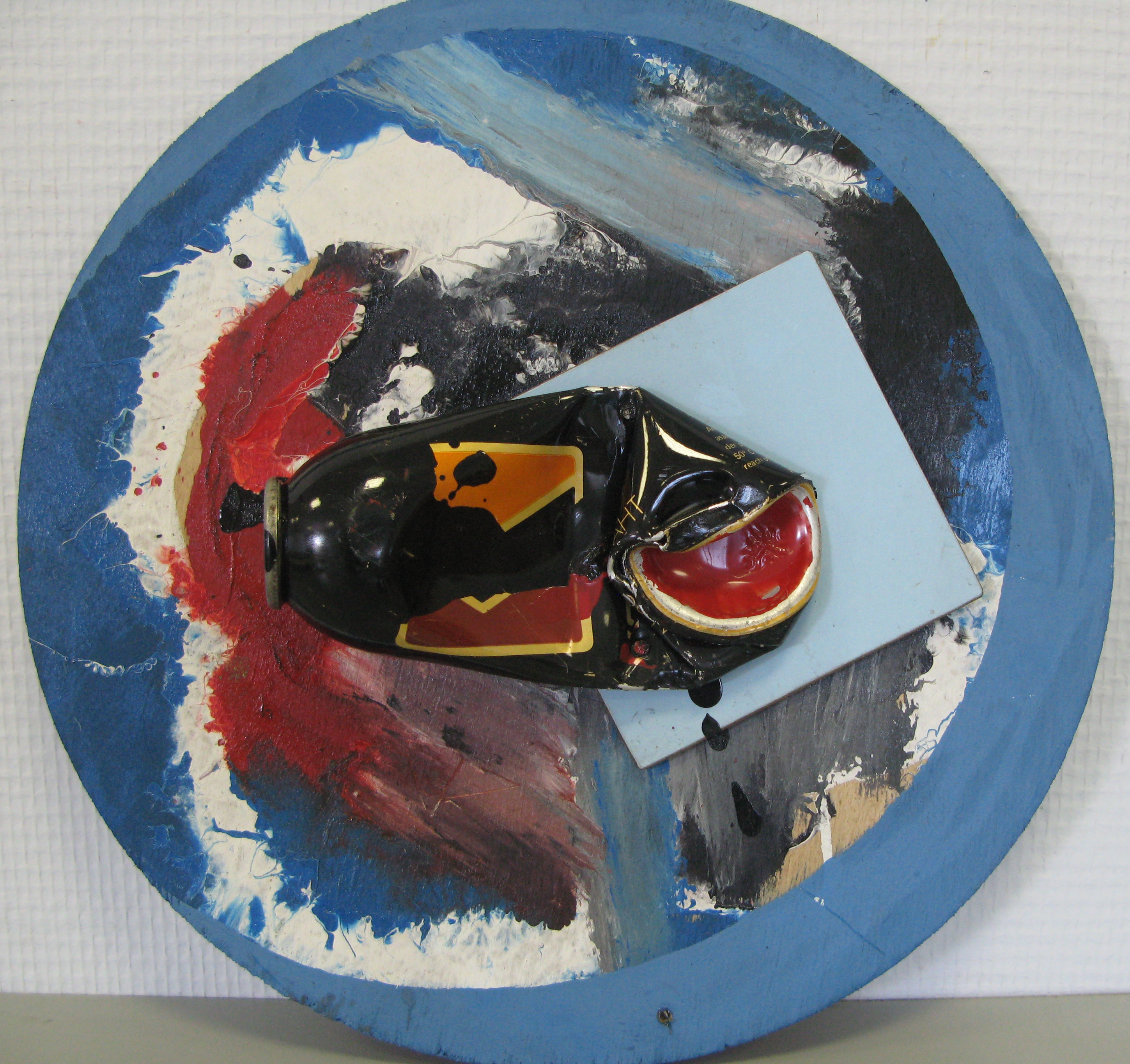 Circle with a can
